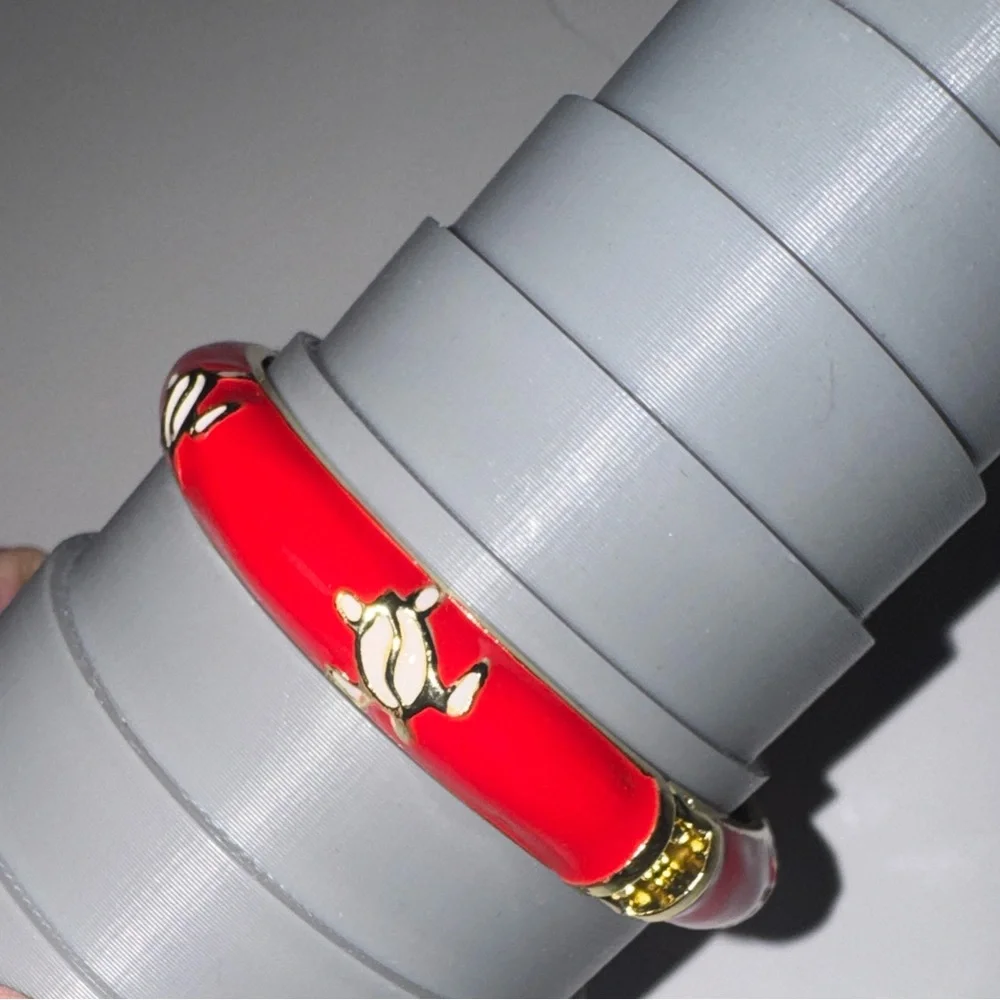 Red Enamel Turtle Accent Bangle Bracelet -(LR111/1)